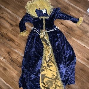 Halloween costume - dress size small 4-6